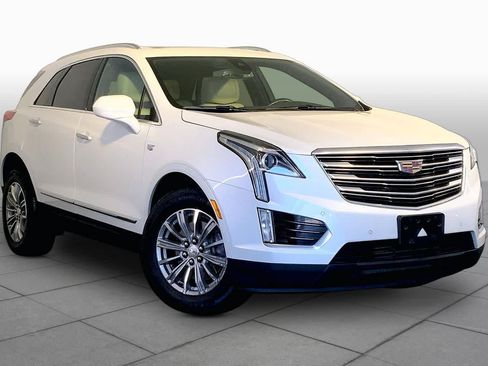 Used 2017 Cadillac XT5 Luxury w/ Driver Awareness Package AWD/4WD image 3