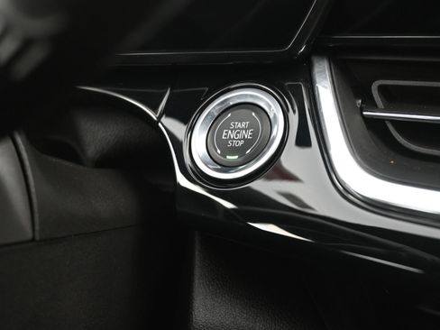 Certified 2025 Chevrolet Trax RS w/ Driver Confidence Package FWD image 18