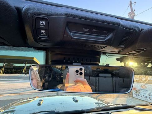 Used 2024 Jeep Wrangler High Altitude AWD/4WD image 34