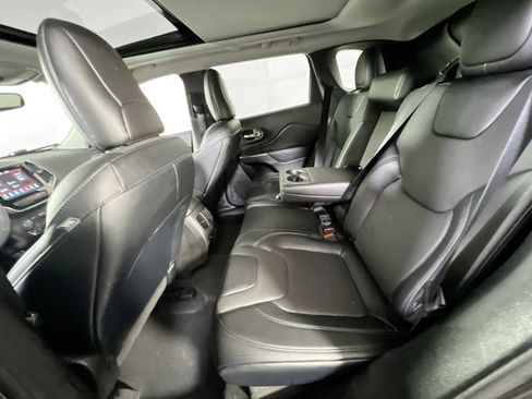 Used 2022 Jeep Cherokee Limited image 24