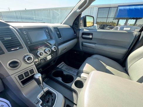 Used 2014 Toyota Sequoia Limited image 14