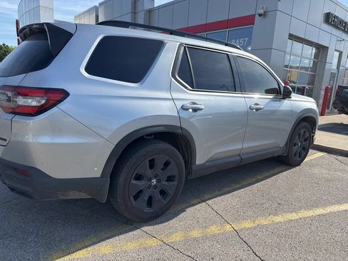 Used 2026 Honda Pilot Black Edition image 4