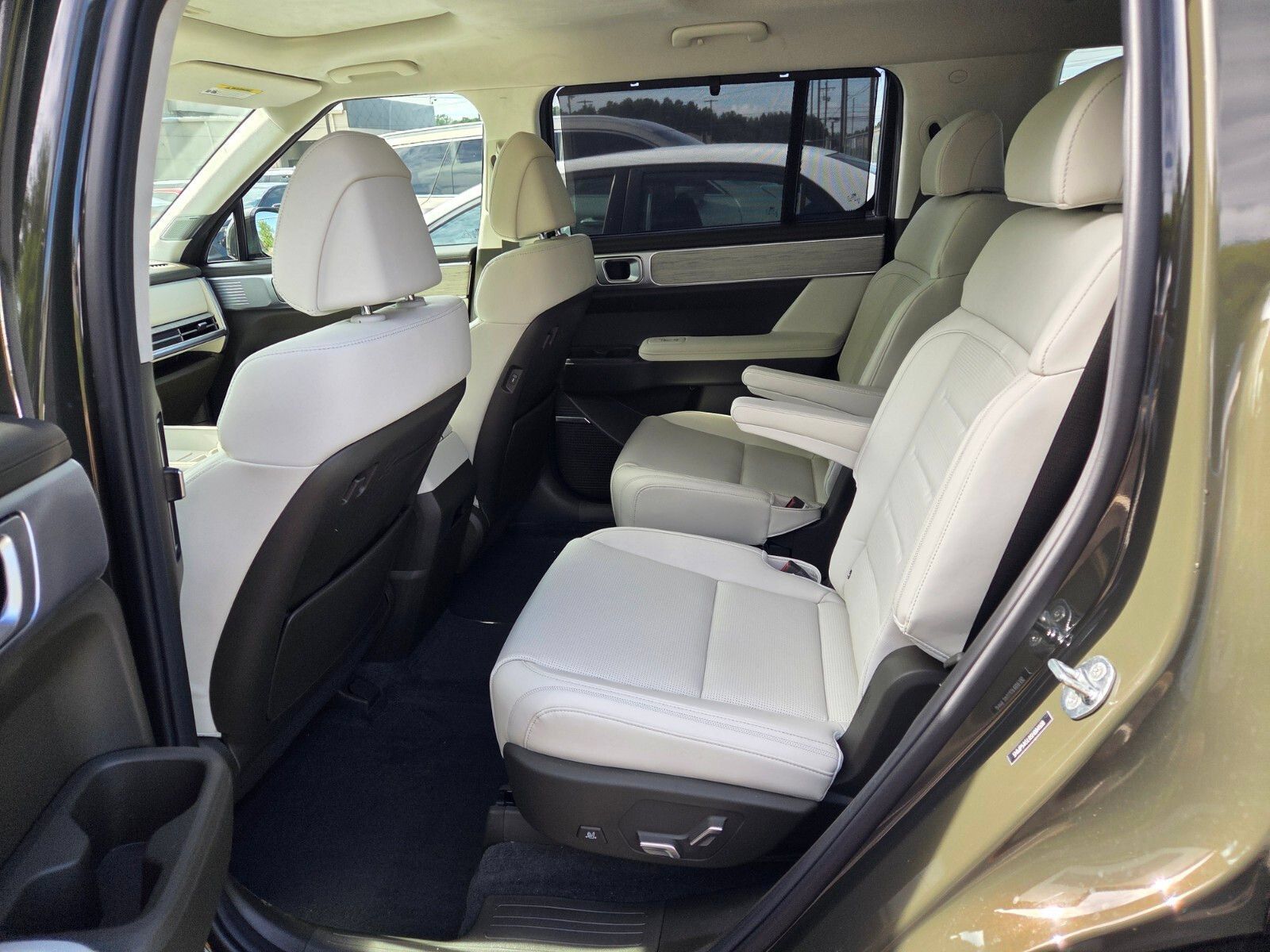 Used 2025 Hyundai Santa Fe Calligraphy FWD image 6