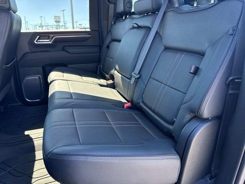 Used 2024 Chevrolet Silverado 2500 High Country w/ Technology Package image 15