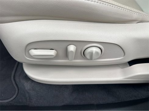 Used 2019 Buick Enclave Premium image 28