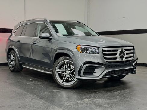 Used 2026 Mercedes-Benz GLS 450 4MATIC image 2