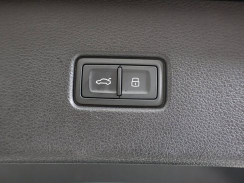 Used 2023 Audi SQ5 Premium Plus w/ Premium Plus Package image 17