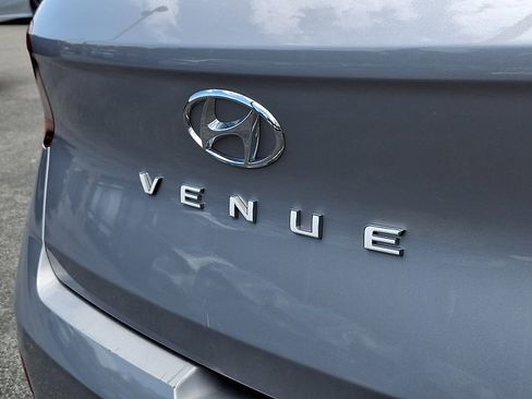 Used 2025 Hyundai Venue SEL FWD image 13