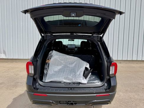 New 2026 Ford Explorer ST-Line AWD/4WD image 17