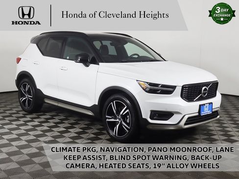 Used 2021 Volvo XC40 T5 R-Design image 1