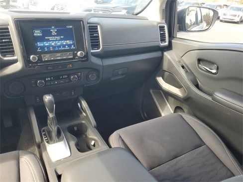 Used 2024 Nissan Frontier SV w/ SV Convenience Package image 11