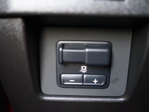 Used 2025 Chevrolet Colorado Trail Boss AWD/4WD image 13