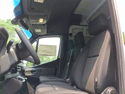 New 2025 Mercedes-Benz Sprinter 2500 image 10