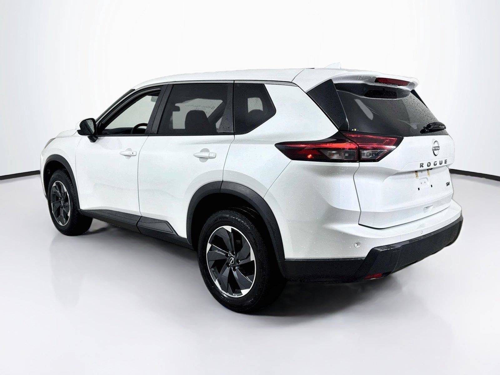 Used 2024 Nissan Rogue SV FWD image 7
