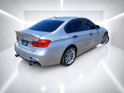 Used 2018 BMW 320i Sedan RWD image 5