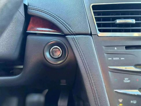 Used 2019 Lincoln MKT Reserve Sport Utility 4D image 20