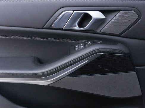 Used 2026 BMW X7 M60i image 32