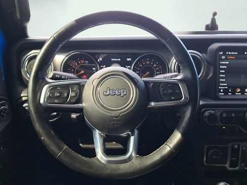Used 2020 Jeep Gladiator Overland AWD/4WD image 18