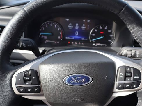 Used 2023 Ford Explorer XLT w/ Equipment Group 202A AWD/4WD image 8