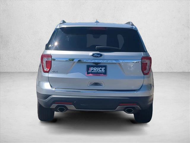 Used 2018 Ford Explorer XLT w/ Equipment Group 201A FWD image 7