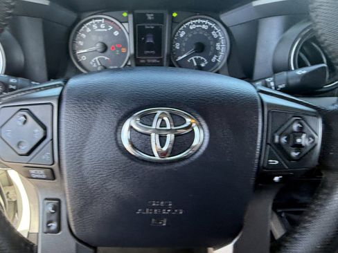 Used 2016 Toyota Tacoma TRD Off-Road w/ Premium & Technology Package image 25