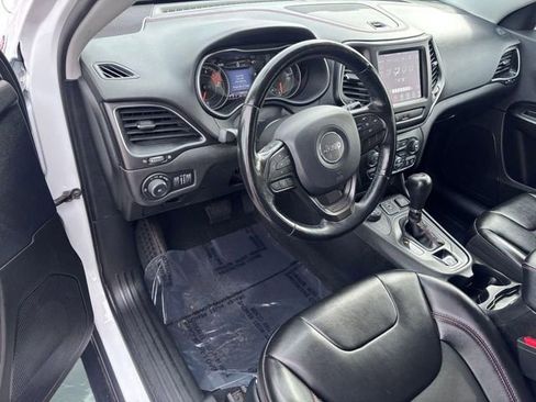 Used 2020 Jeep Cherokee Trailhawk w/ Cold Weather Group image 9