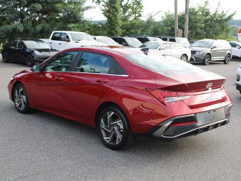 Used 2025 Hyundai Elantra SEL FWD image 6