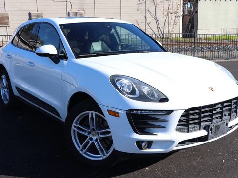 Used 2017 Porsche Macan image 1