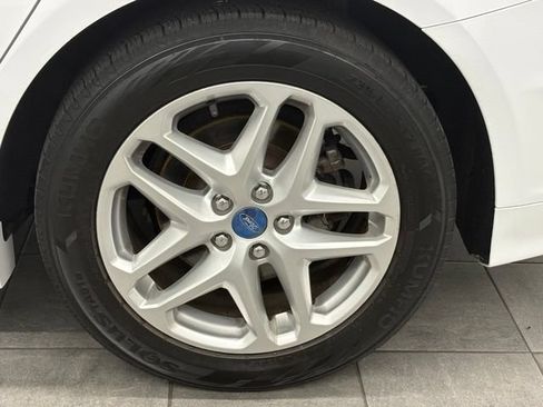 Used 2016 Ford Fusion SE FWD image 7