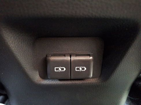 Used 2024 Toyota RAV4 Limited FWD image 19
