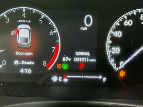 Used 2023 Honda Civic Sport image 16