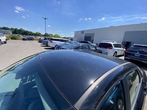 Used 2023 Hyundai Elantra SE FWD image 3