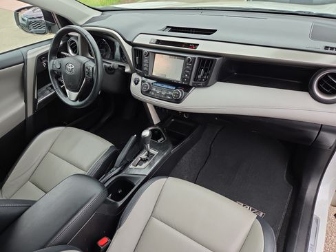 Used 2018 Toyota RAV4 Platinum AWD/4WD image 16