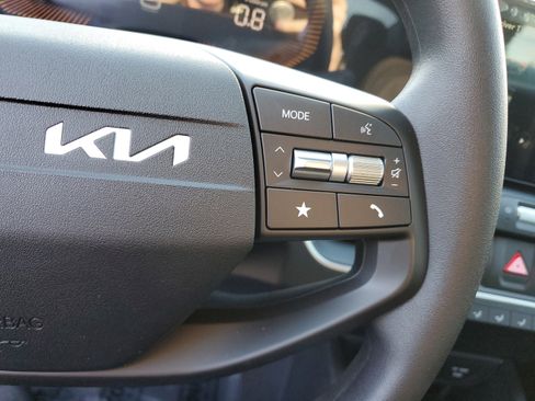 Used 2025 Kia K4 FWD image 24