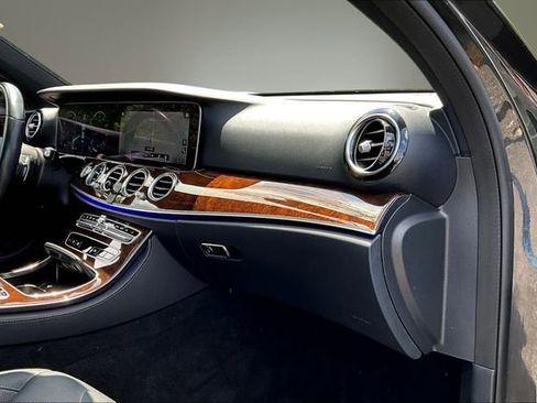 Used 2023 Mercedes-Benz E 350 4MATIC Sedan image 26