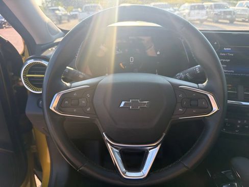 Certified 2024 Chevrolet Trax ACTIV w/ Driver Confidence Package FWD image 8