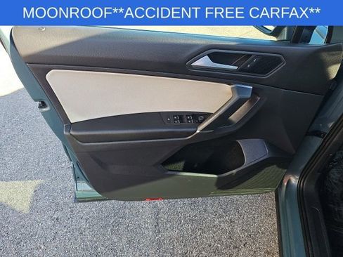 Used 2020 Volkswagen Tiguan SE w/ Panoramic Sunroof Package image 29