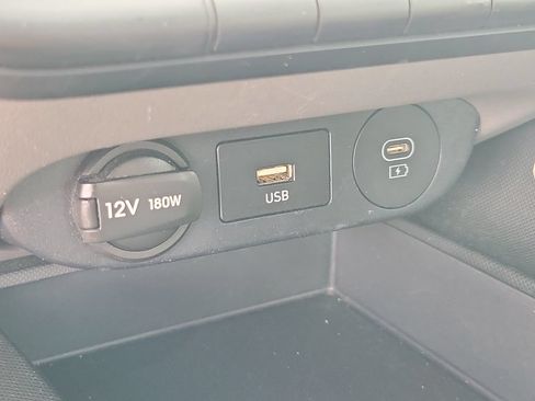 Used 2024 Hyundai Elantra SE FWD image 27