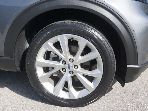 Used 2023 Ford Explorer Platinum w/ Technology Package AWD/4WD image 18