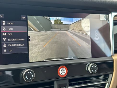 New 2026 Porsche Macan image 20