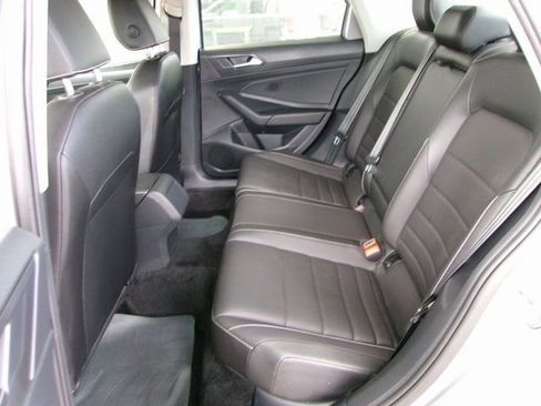 Used 2024 Volkswagen Jetta SE image 17