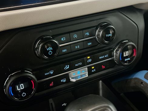 Used 2023 Ford Bronco Wildtrak AWD/4WD image 24