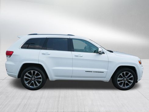 Used 2018 Jeep Grand Cherokee Overland w/ Jeep Active Safety Group AWD/4WD image 8