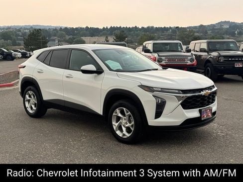 Used 2026 Chevrolet Trax LS w/ LS Convenience Package FWD image 9