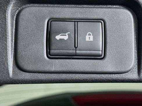 Used 2026 Nissan Rogue SL FWD image 28