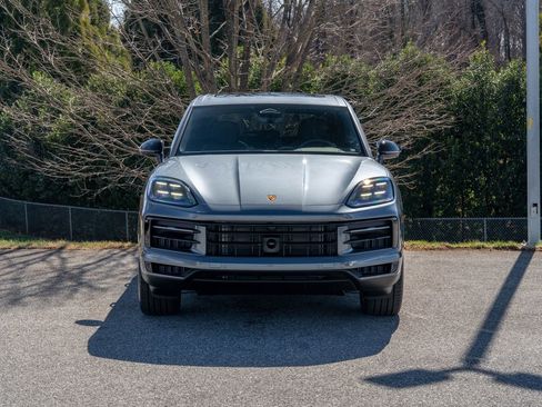 New 2026 Porsche Cayenne image 10