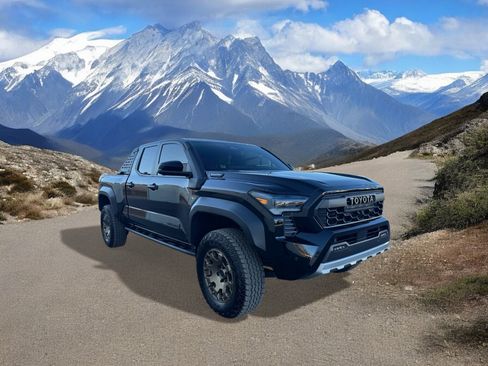 Used 2024 Toyota Tacoma Trailhunter image 7