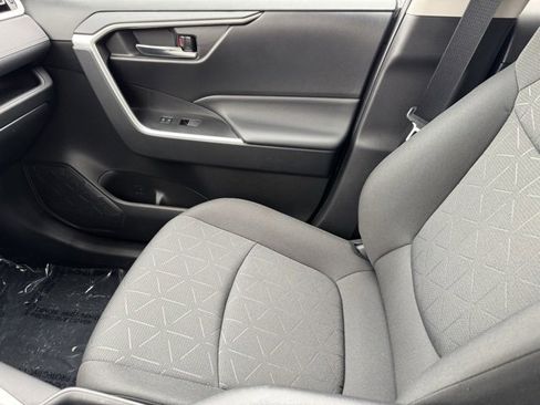 Certified 2022 Toyota RAV4 XLE image 21