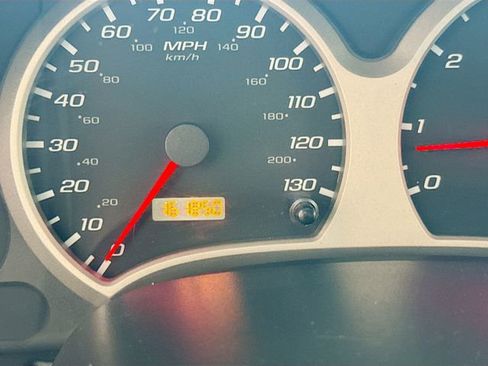Used 2005 Chevrolet Equinox LS w/ Preferred Equipment Group AWD/4WD image 10