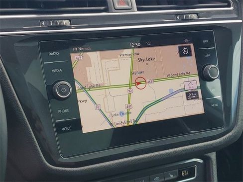 Used 2019 Volkswagen Tiguan SEL Premium image 26